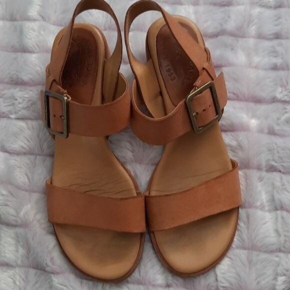 Kork-Ease Brown Tan Chunky Buckle 2 Inch Block Heel Leather Sandals Size 9 - Picture 1 of 15